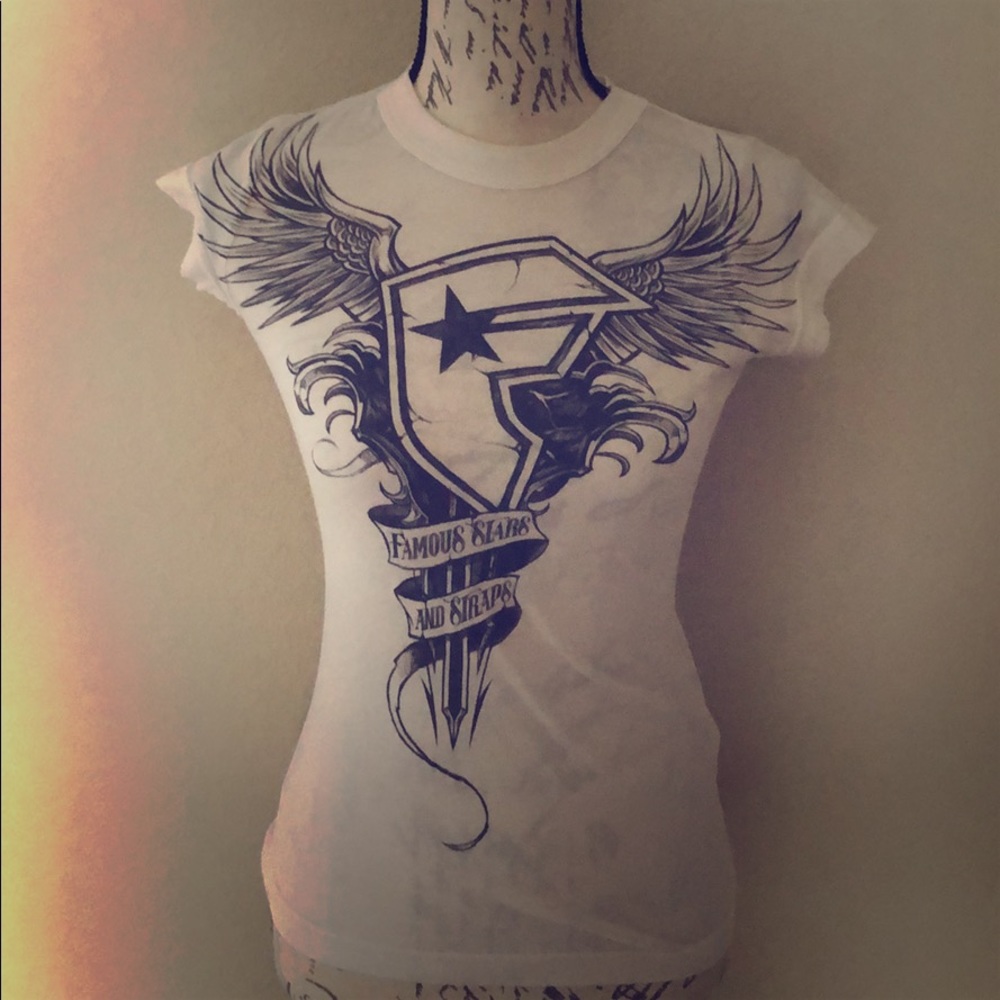 5/$25 Famous White Shortsleeved T-shirt